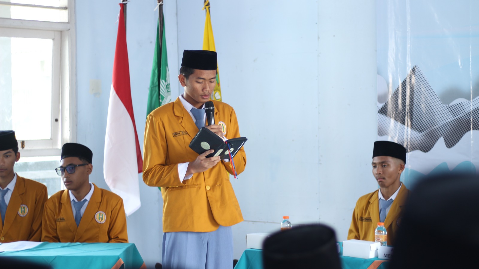 Slide kegiatan santri 2